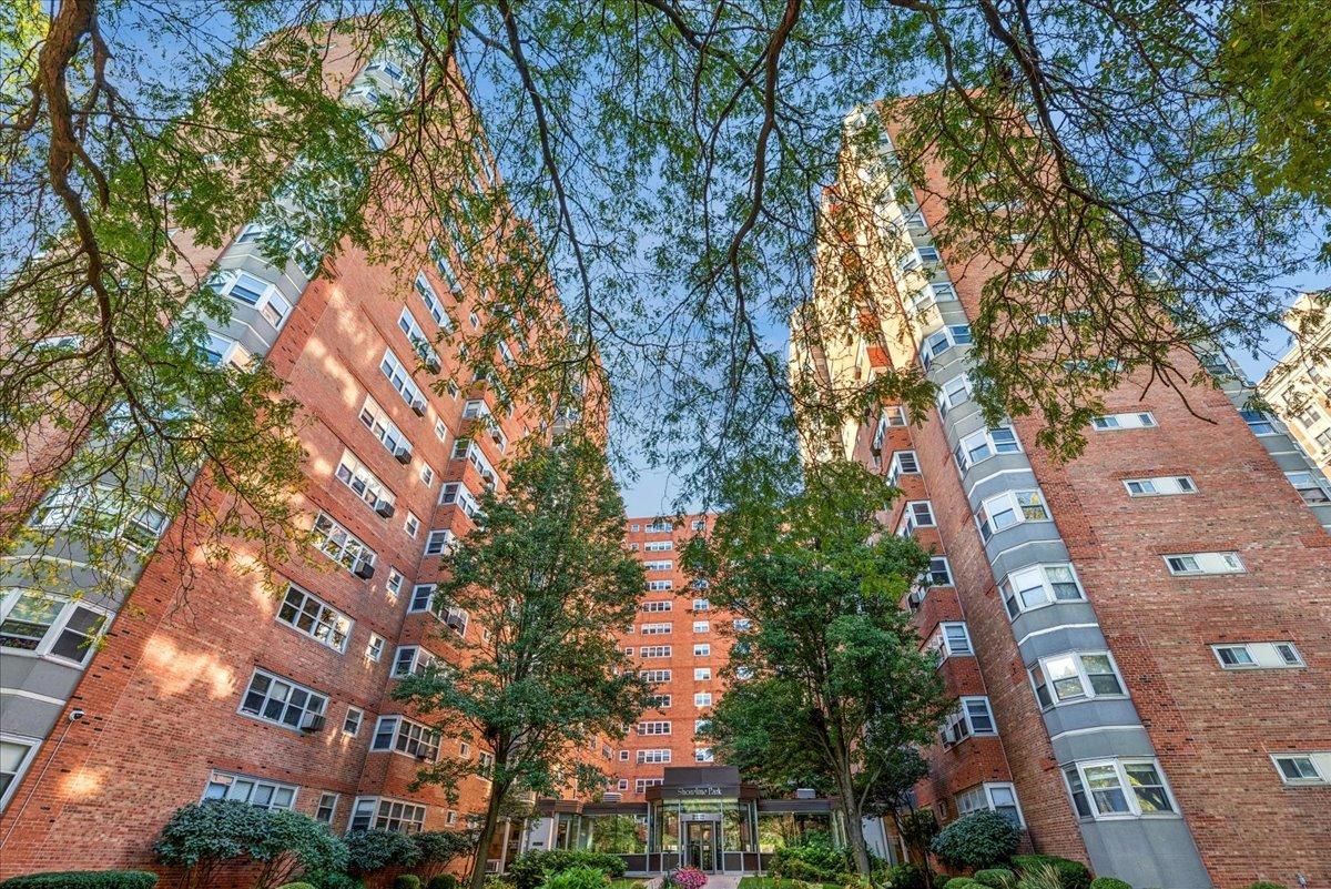 4960 N Marine Dr. #816, Chicago, IL 60640