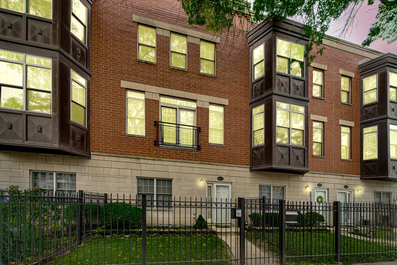 4635 S Greenwood Ave., Chicago, IL 60653