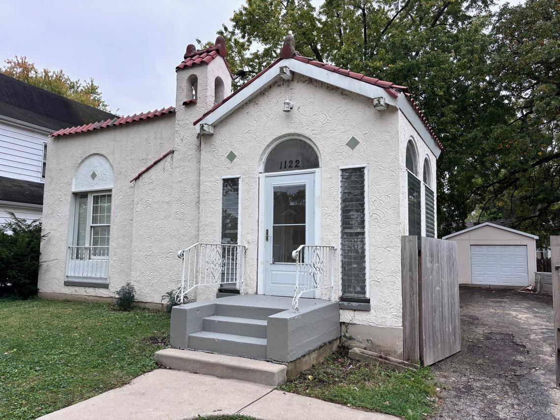 1122 N Ash St., Waukegan, IL 60085