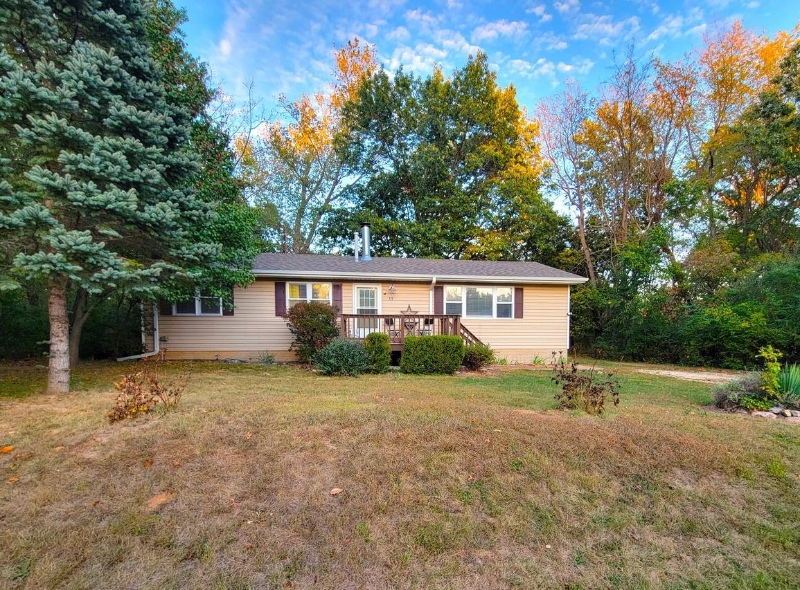 13 Birch Dr., Putnam, IL 61560