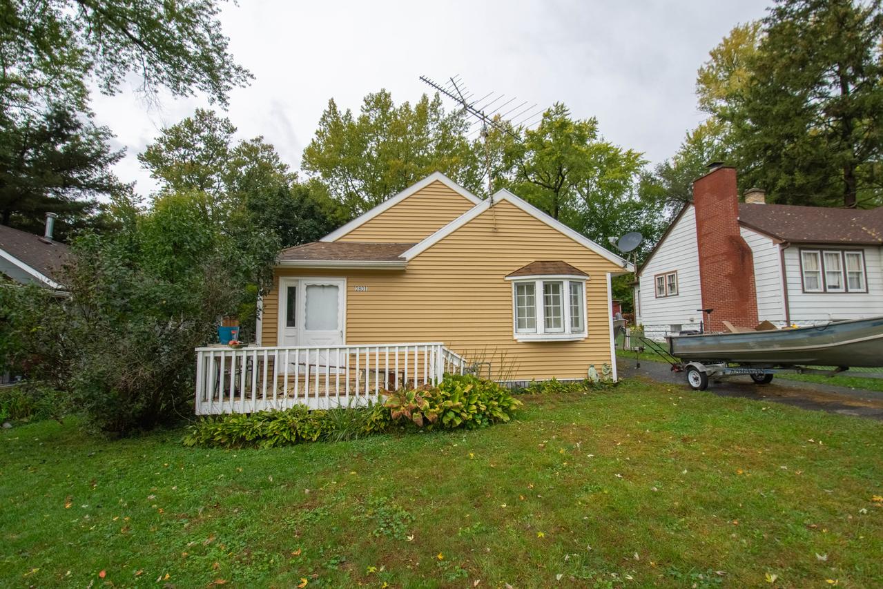 2801 N Orchard Dr., Mccullom Lake, IL 60050