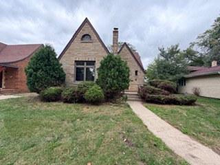 106 Forestdale Pkwy., Calumet City, IL 60409