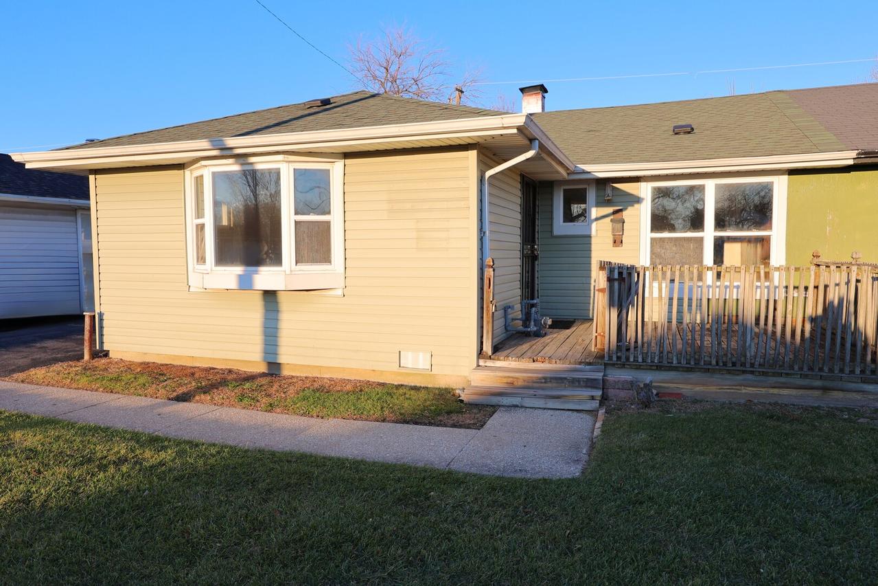 3210 Mcbreen Ave., Robbins, IL 60472