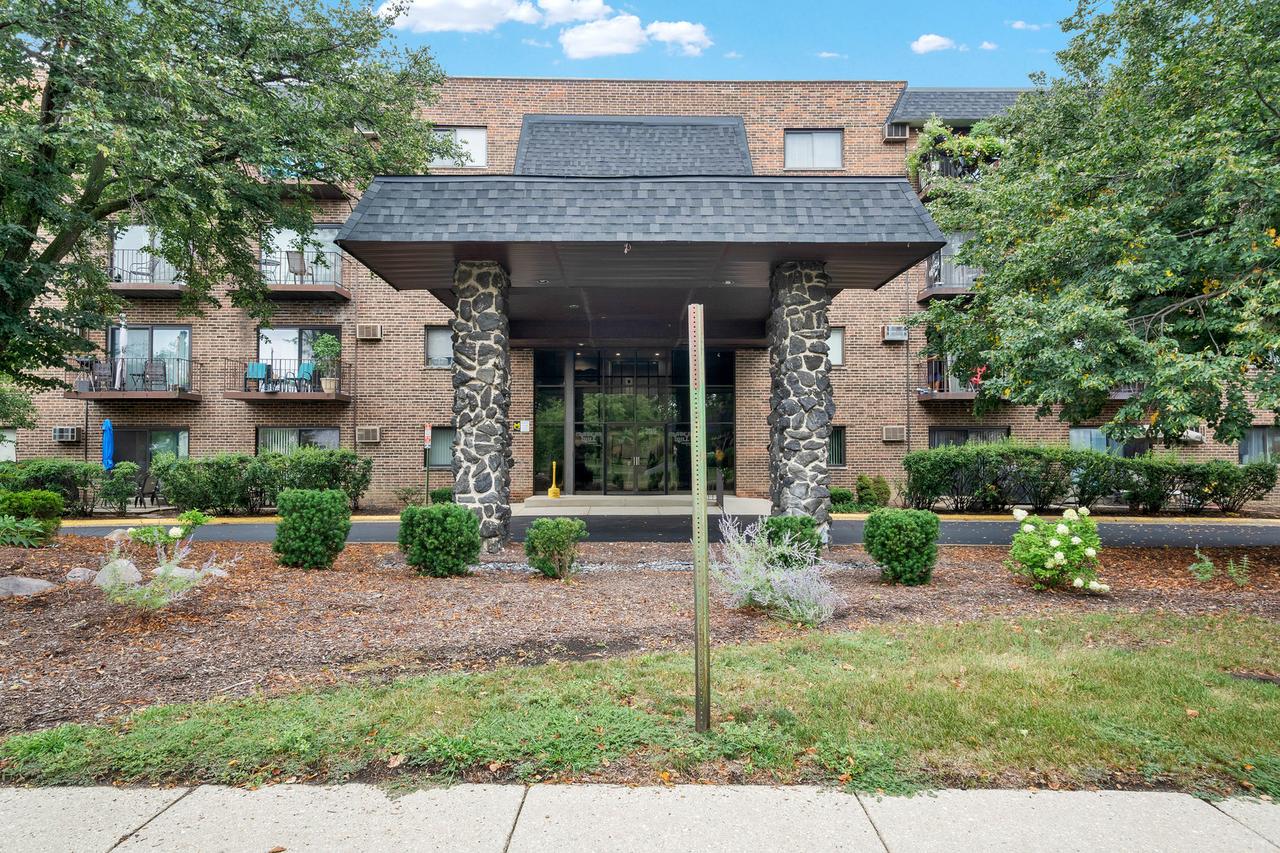 239 N Mill Rd. #217, Addison, IL 60101