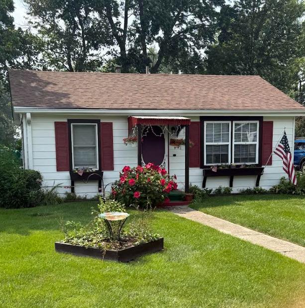 101 Oakleaf Rd., Lake In The Hills, IL 60156