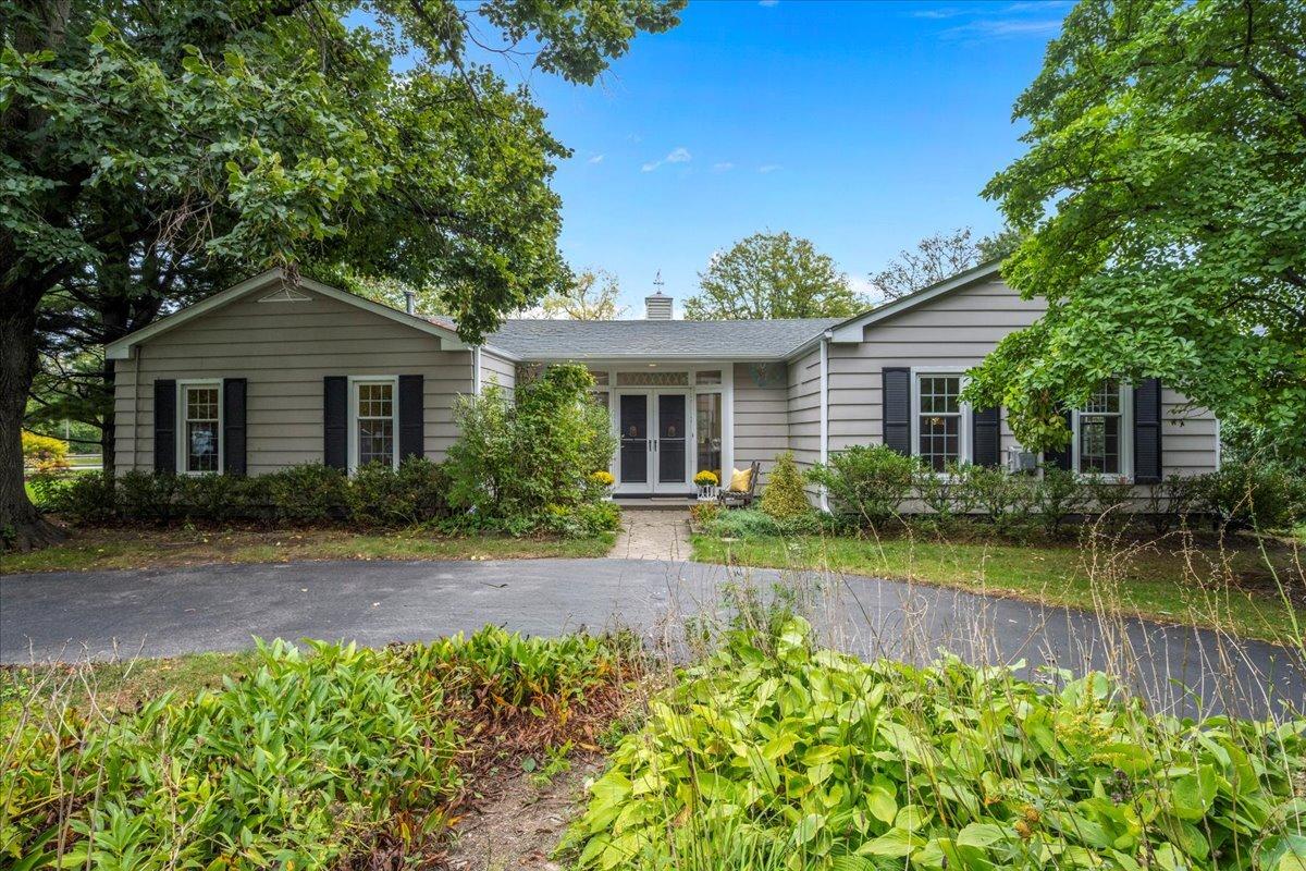 222 Lockerbie Ln., Wilmette, IL 60091