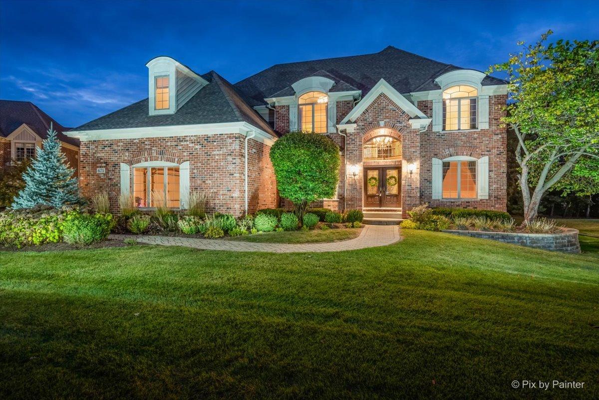 675 Oak Ln., South Elgin, IL 60177