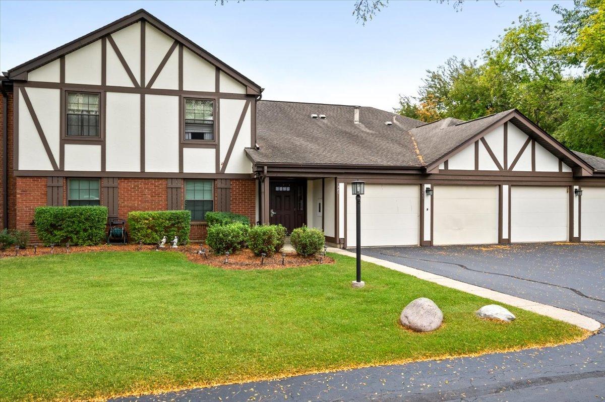 1221 Plum Tree Ct. #D1, Schaumburg, IL 60193