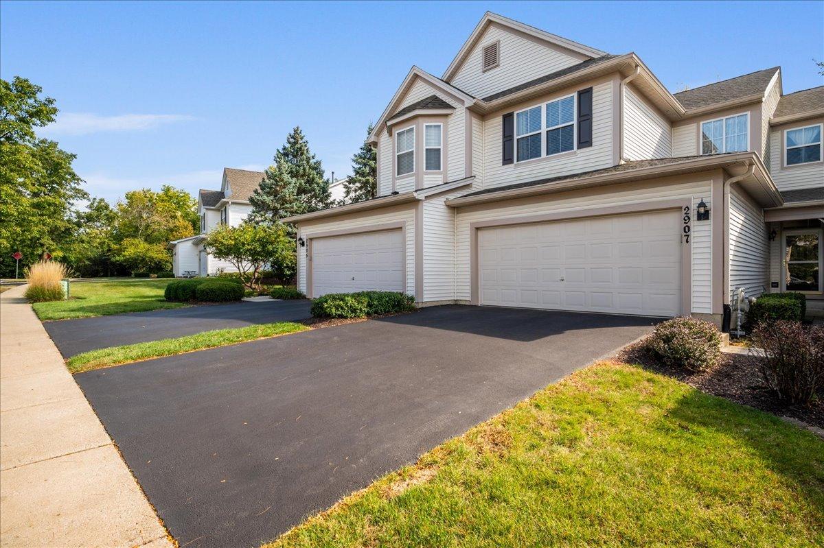 2907 Pleasant Plains Dr., St. Charles, IL 60175