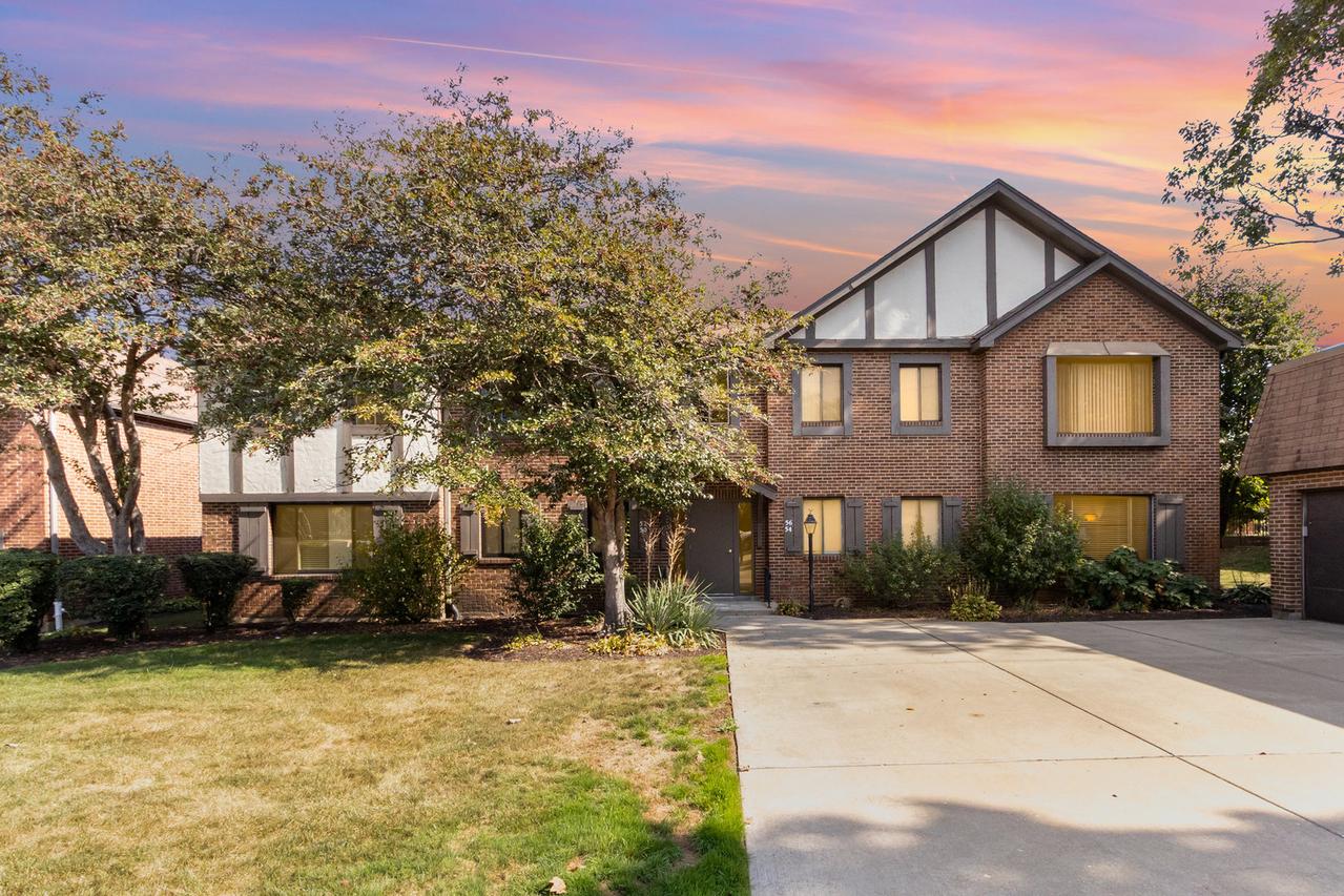 52 Parliament Dr. #127, Palos Heights, IL 60463