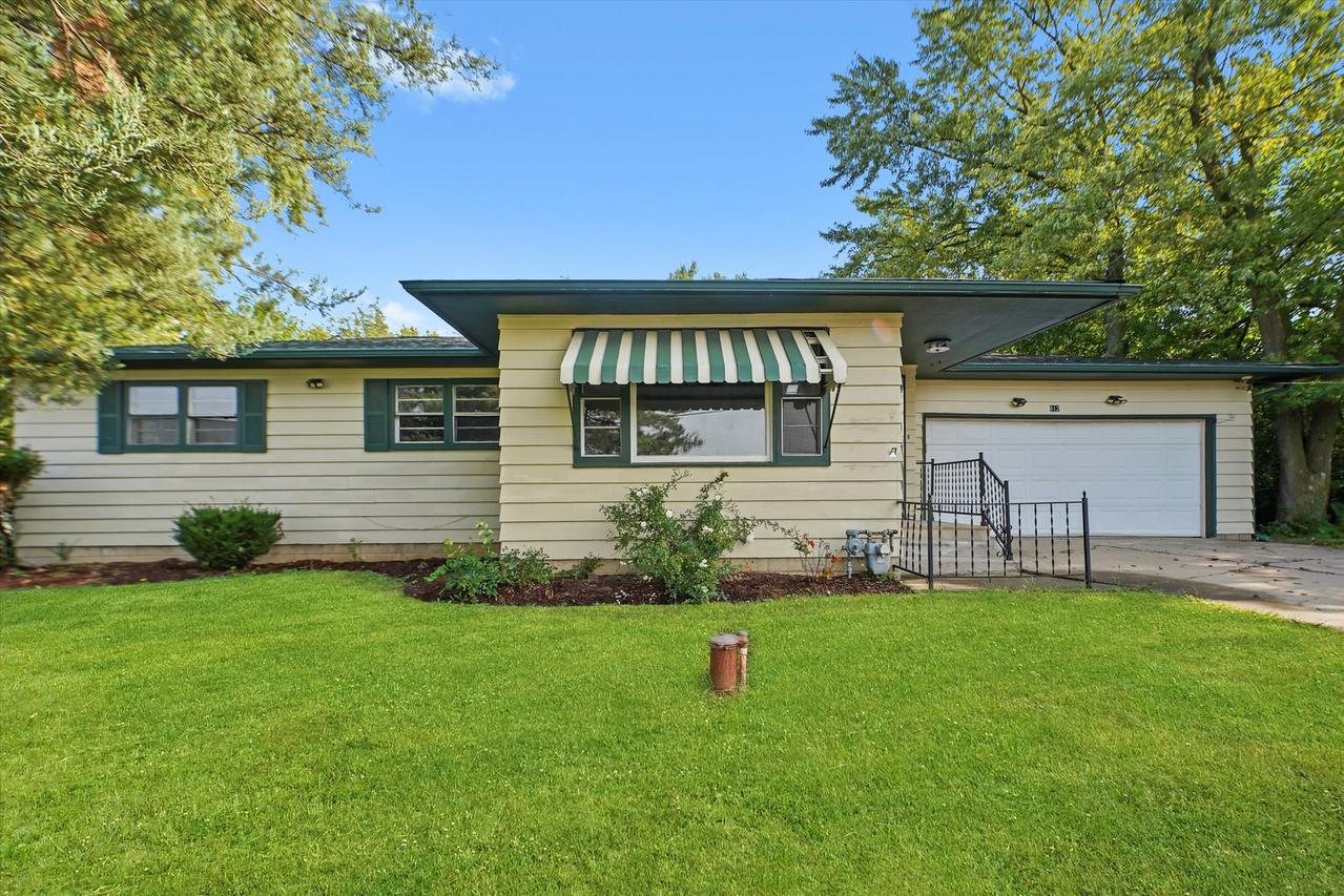 812 Northern Dr., Lockport, IL 60441