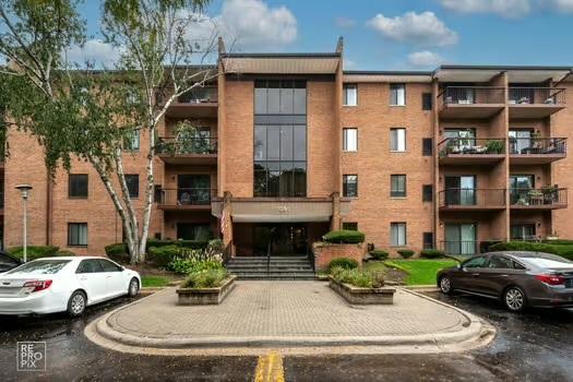 709 79th St. #103, Darien, IL 60561