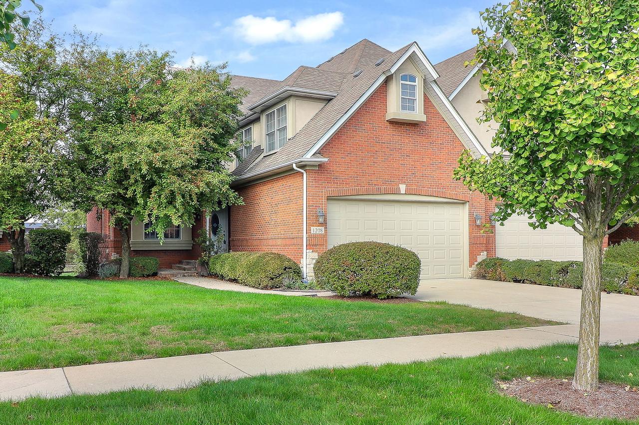 1208 Connamara Ct., Westmont, IL 60559
