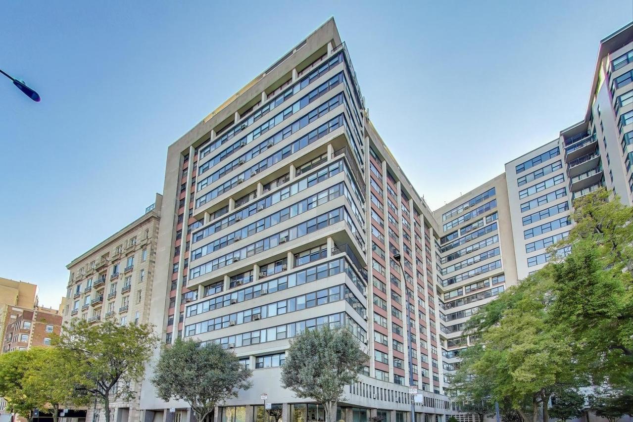 3410 N Lake Shore Dr. #3AB, Chicago, IL 60657