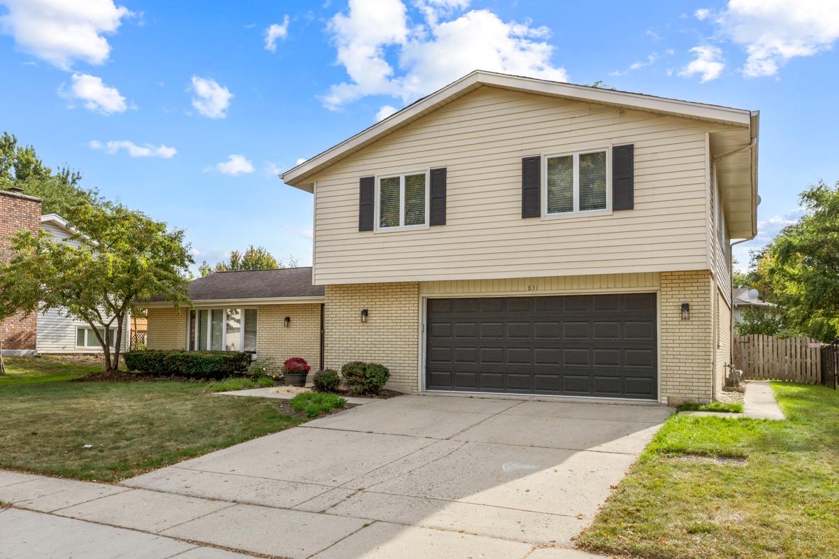 831 Pinehurst Ln., Schaumburg, IL 60193
