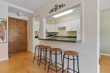 6443 Clarendon Hills Rd. #206, Willowbrook, IL 60527