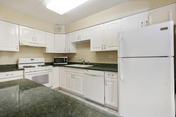 6443 Clarendon Hills Rd. #206, Willowbrook, IL 60527