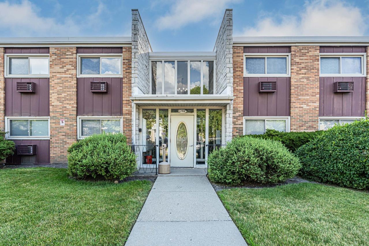 120A Collen Dr. #105, Lombard, IL 60148
