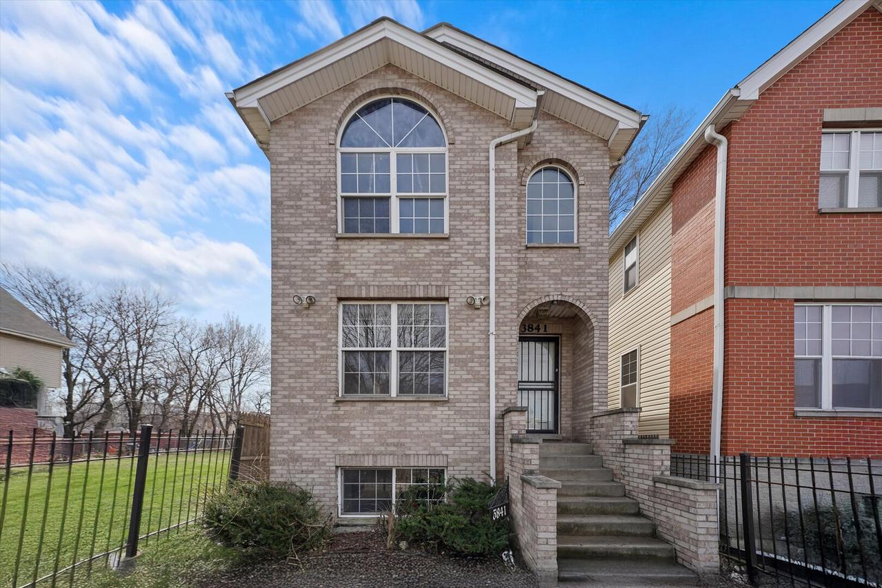 3841 W Maypole Ave., Chicago, IL 60624