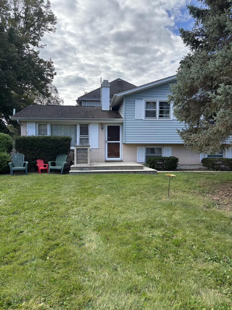 18740 W Willow Point Dr., Grayslake, IL 60030