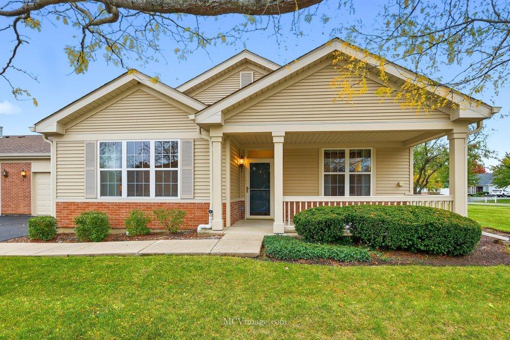 21525 Lake Saint Clair Dr., Crest Hill, IL 60403