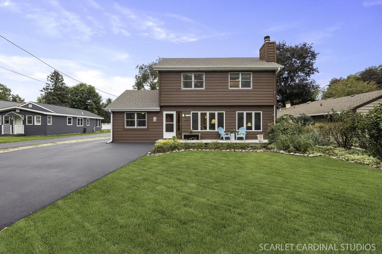 28W569 Warrenville Rd., Warrenville, IL 60555