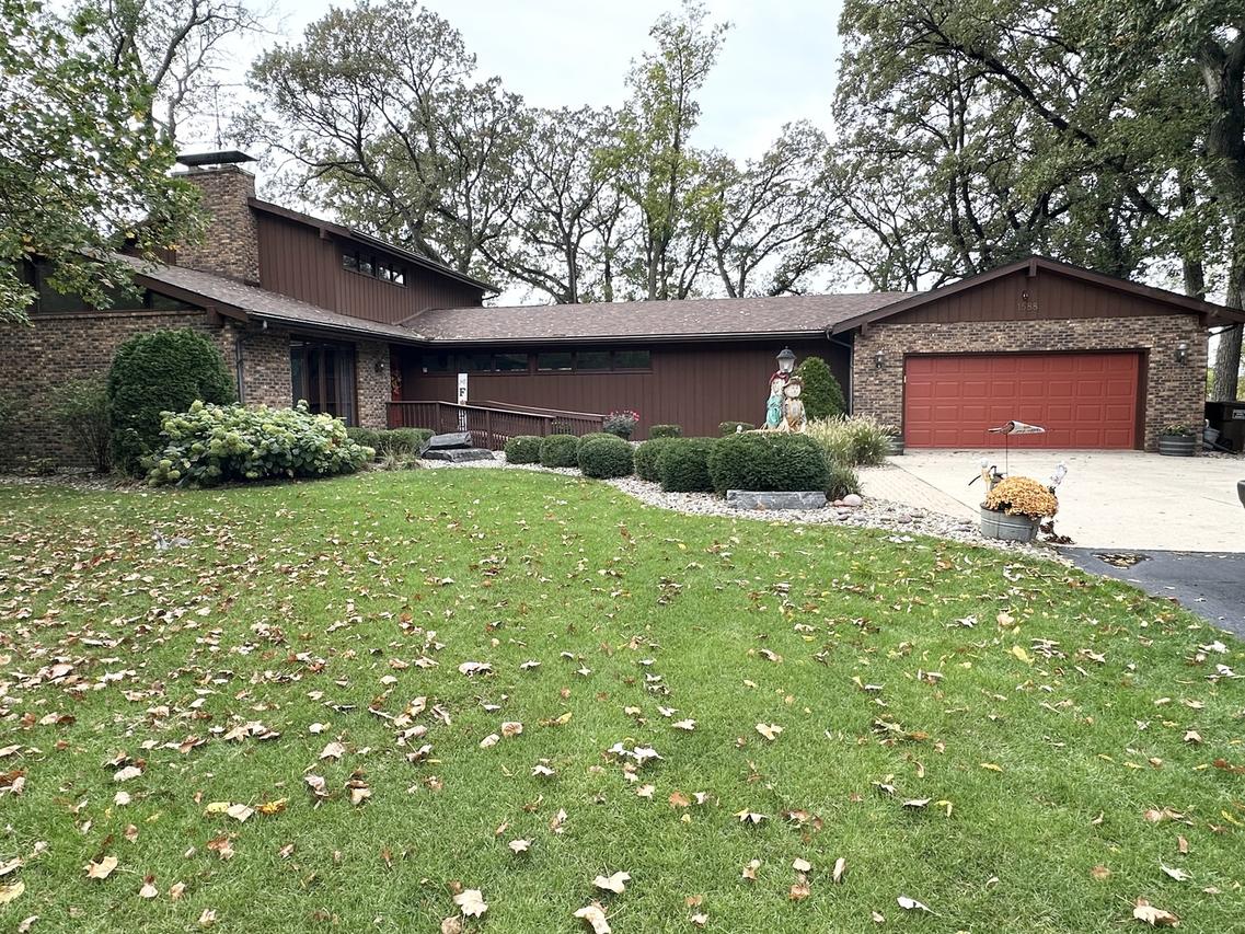1588 Bittersweet Dr., St. Anne, IL 60964