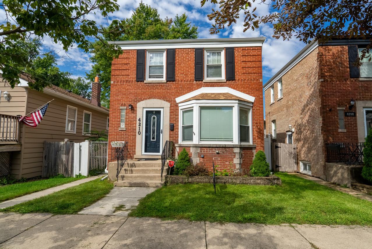 4210 Maple Ave., Brookfield, IL 60513