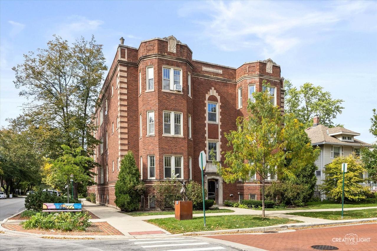 847 S Humphrey Ave. #1, Oak Park, IL 60304