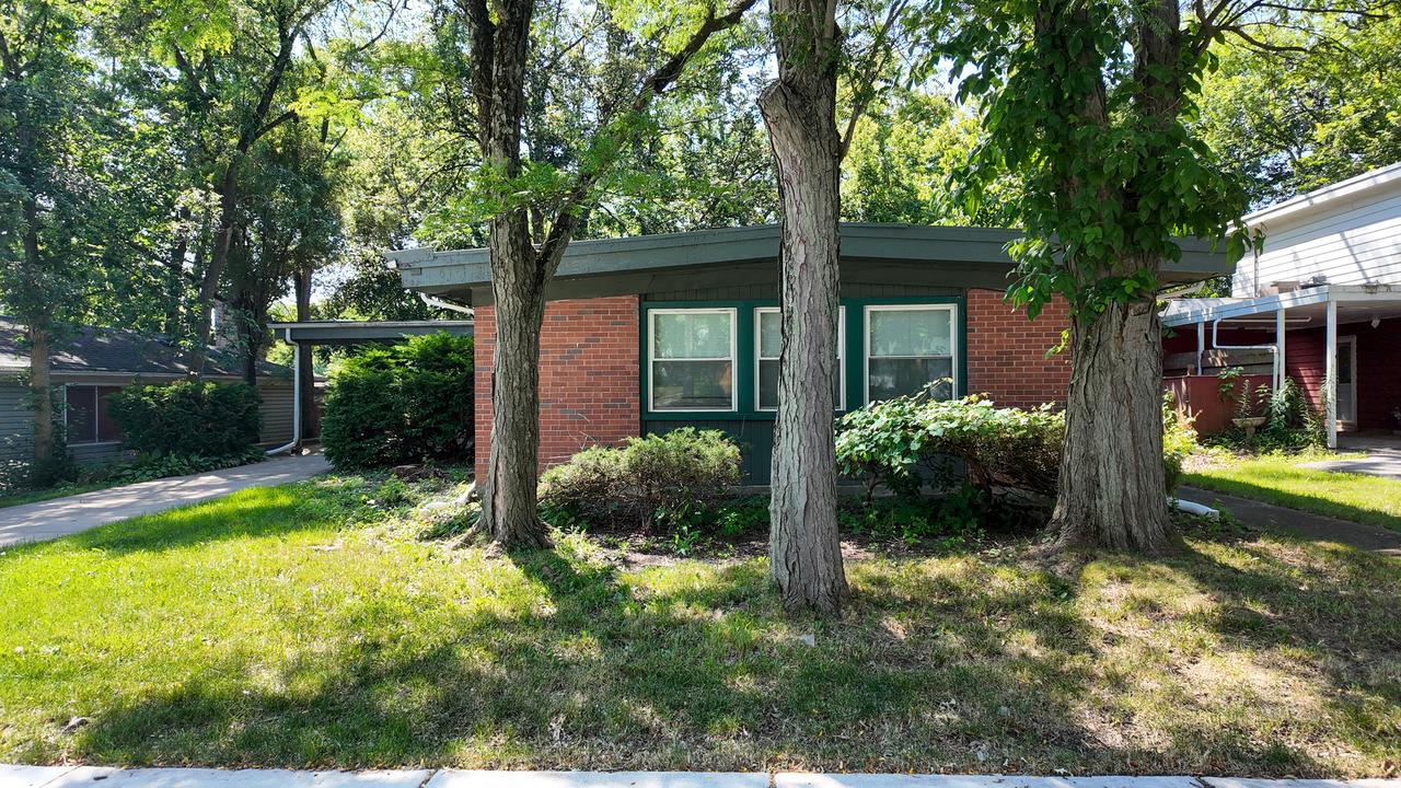335 Oakwood St., Park Forest, IL 60466