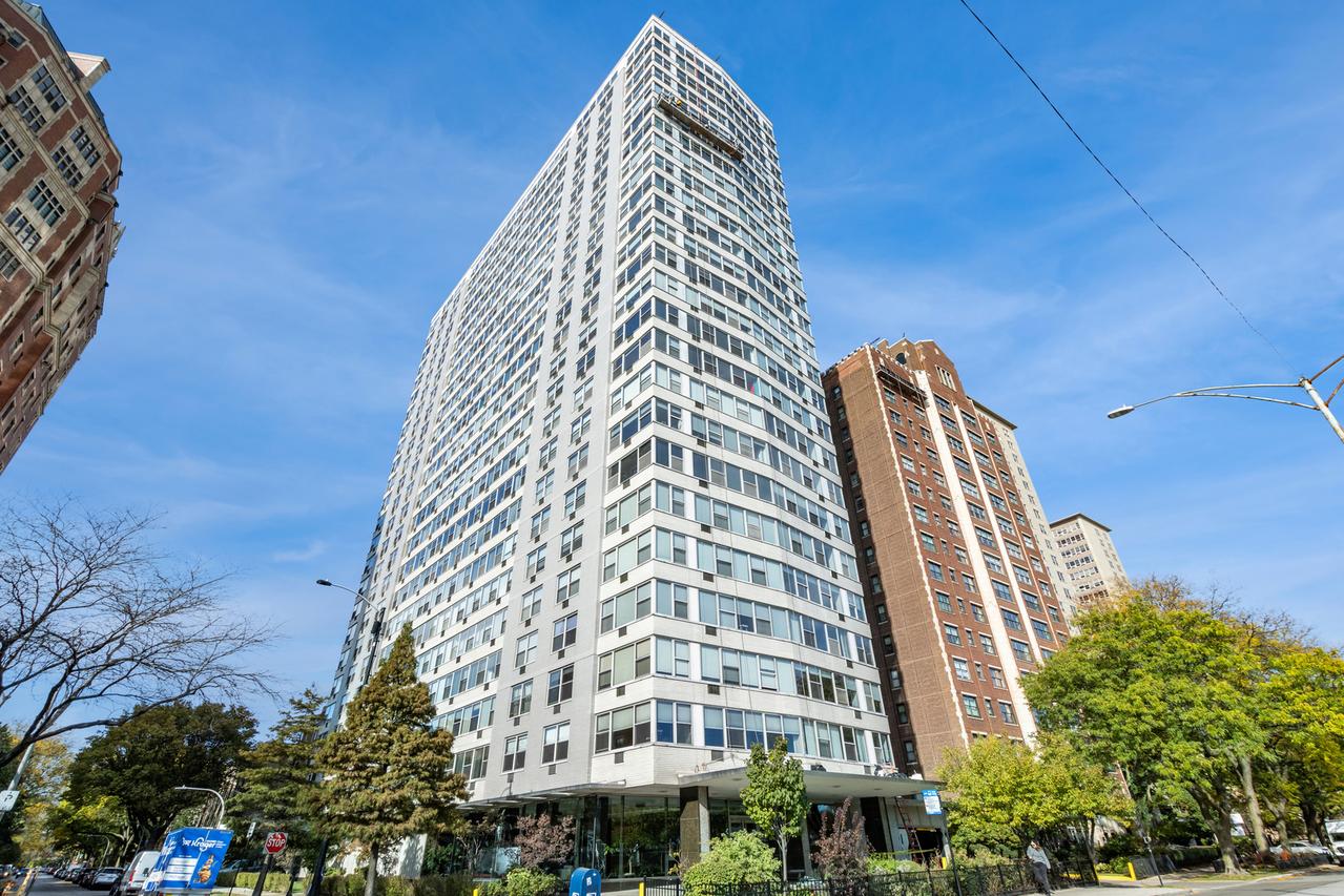 3900 N Lake Shore Dr. #14D, Chicago, IL 60613