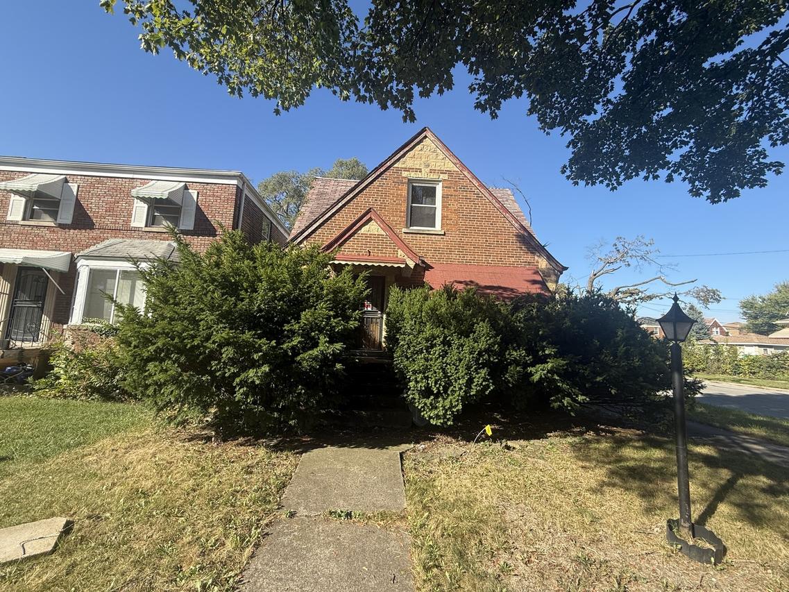 10400 S Forest Ave., Chicago, IL 60628