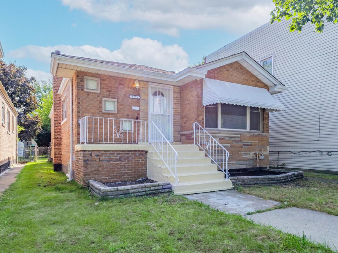 8139 S Exchange Ave., Chicago, IL 60617