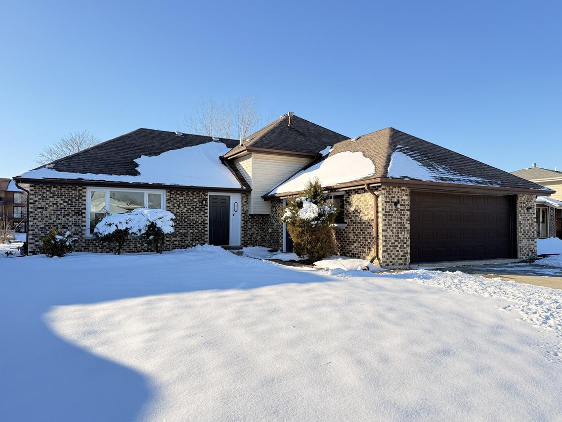 19520 Lake Lynwood Dr., Lynwood, IL 60411