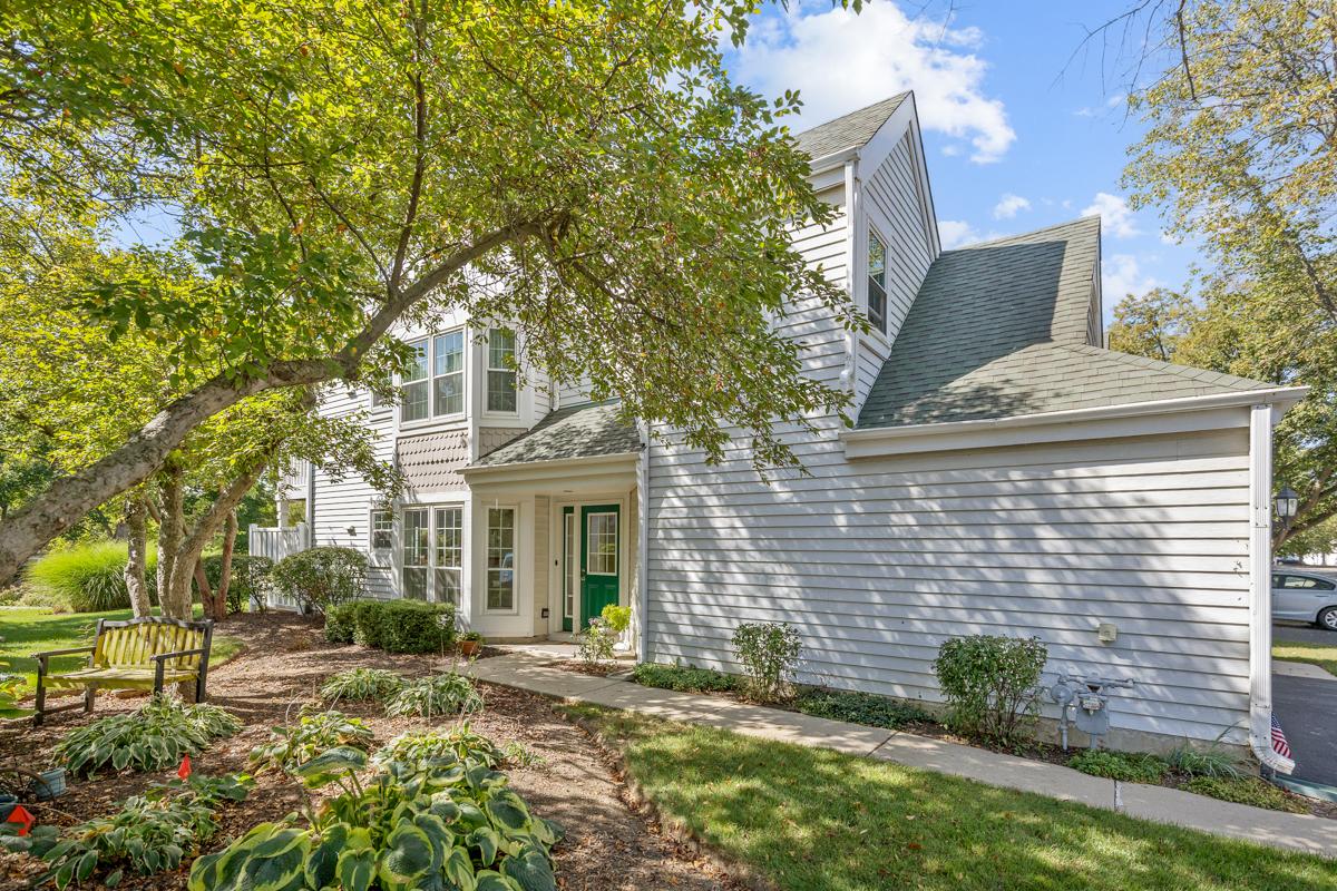 309 Stillwater Ct., Wauconda, IL 60084