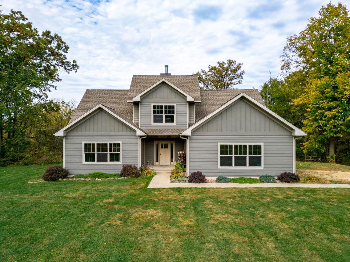 166 S Rocky Hill Rd., Galena, IL 61036