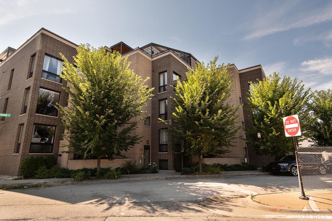 1203 W Superior St. #3C, Chicago, IL 60642