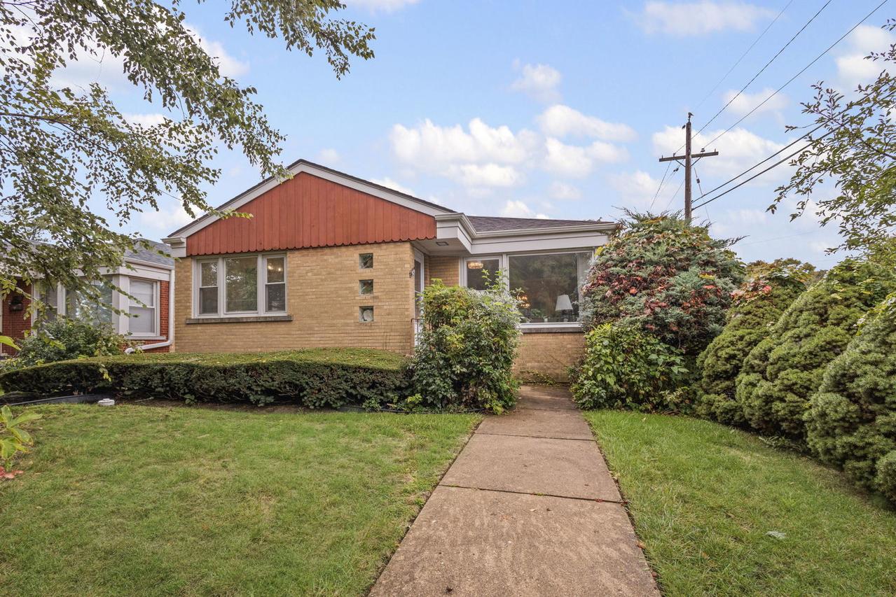 5459 Suffield Ct., Skokie, IL 60077