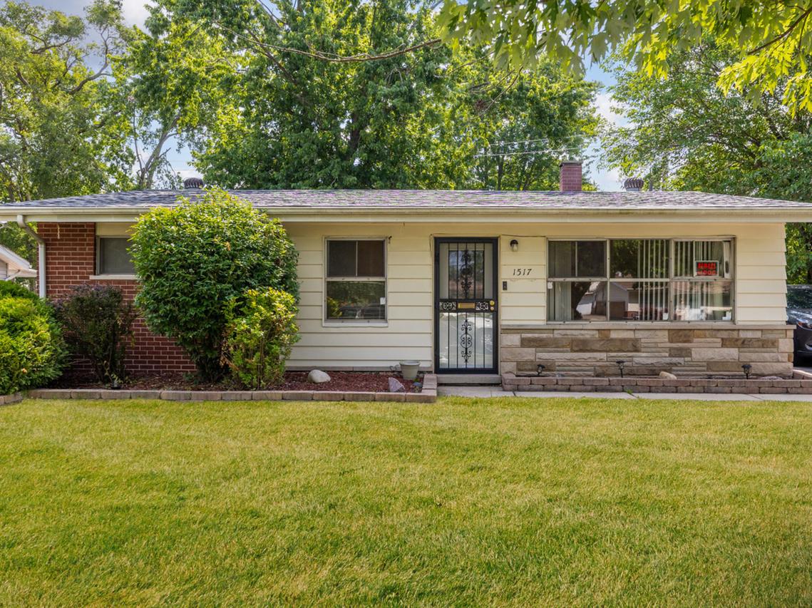 1517 Freeland Ave., Calumet City, IL 60409