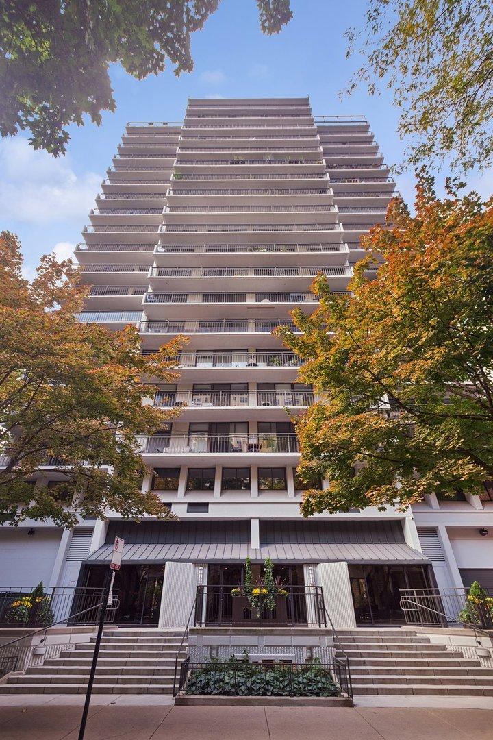 1430 N Astor St. #15B, Chicago, IL 60610