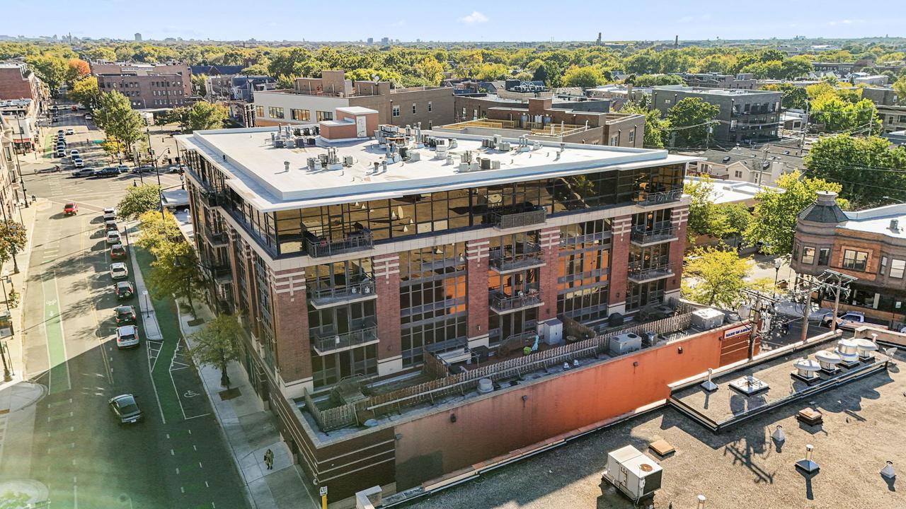 4020 N Damen Ave. #404, Chicago, IL 60618
