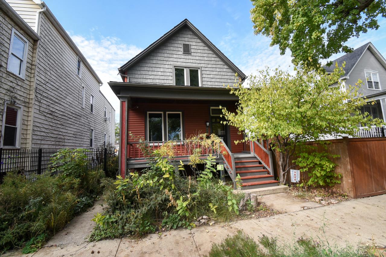 3042 N Sawyer Ave., Chicago, IL 60618