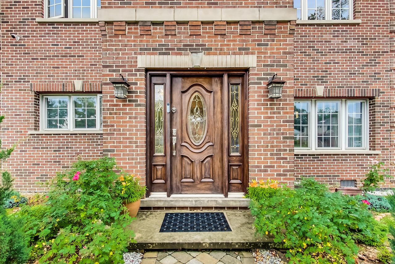 2609 Eisenhower Dr., Des Plaines, IL 60018