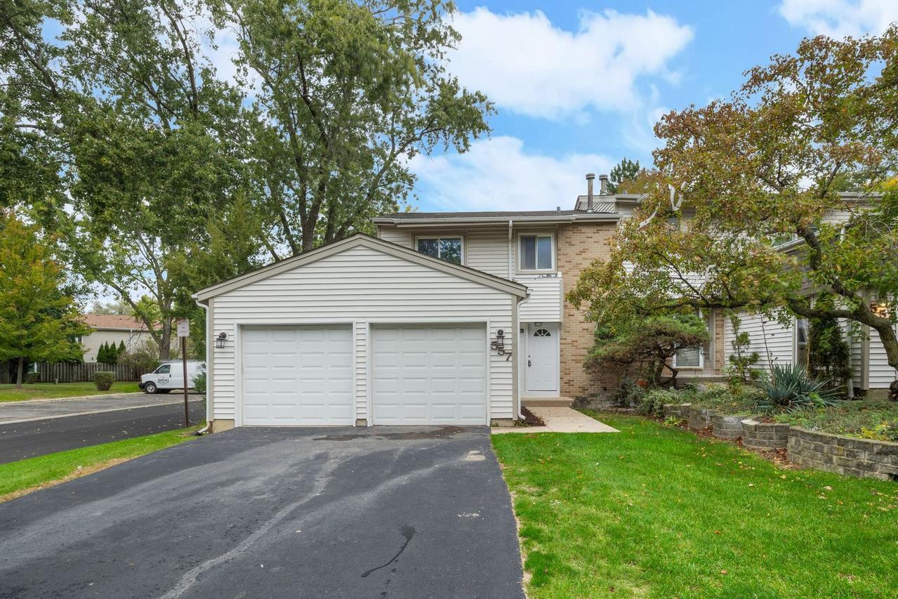 557 Monroe Rd., Bolingbrook, IL 60440
