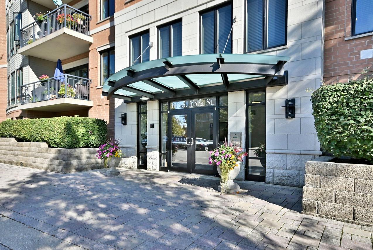 145 S York St. #404, Elmhurst, IL 60126