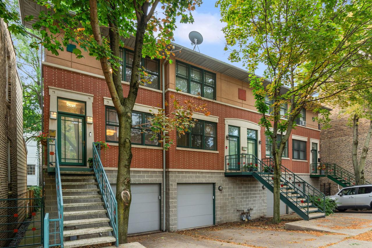 2039 W Webster Ave., Chicago, IL 60647