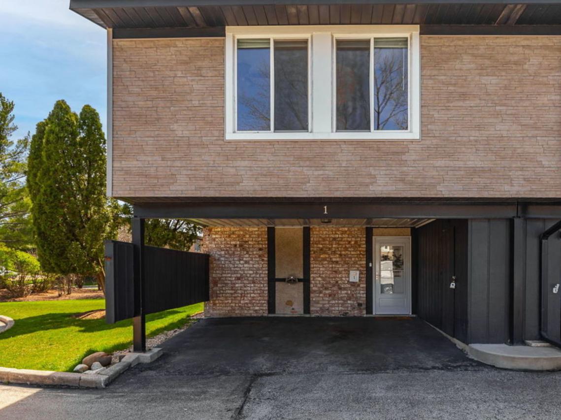 1 Cour Monnet, Palos Hills, IL 60465