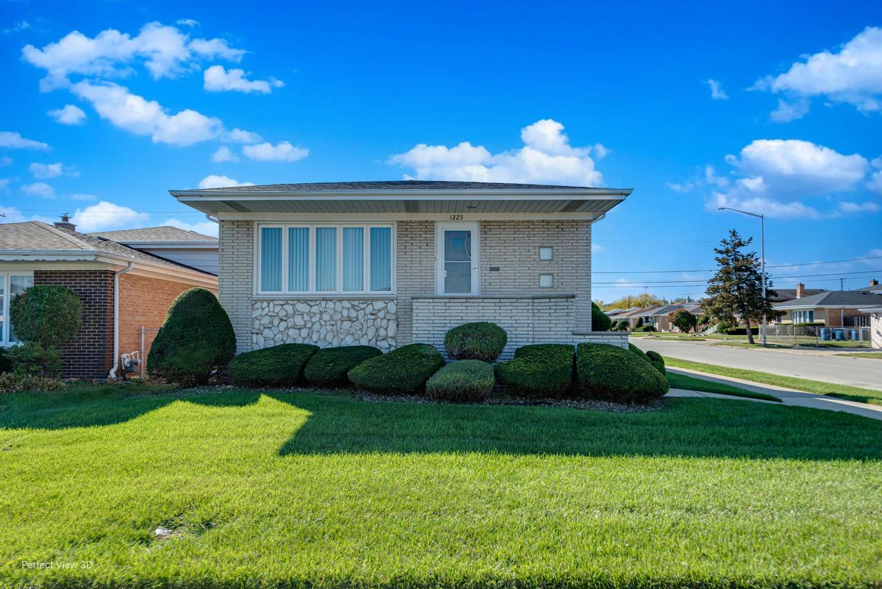 1225 Memorial Dr., Calumet City, IL 60409