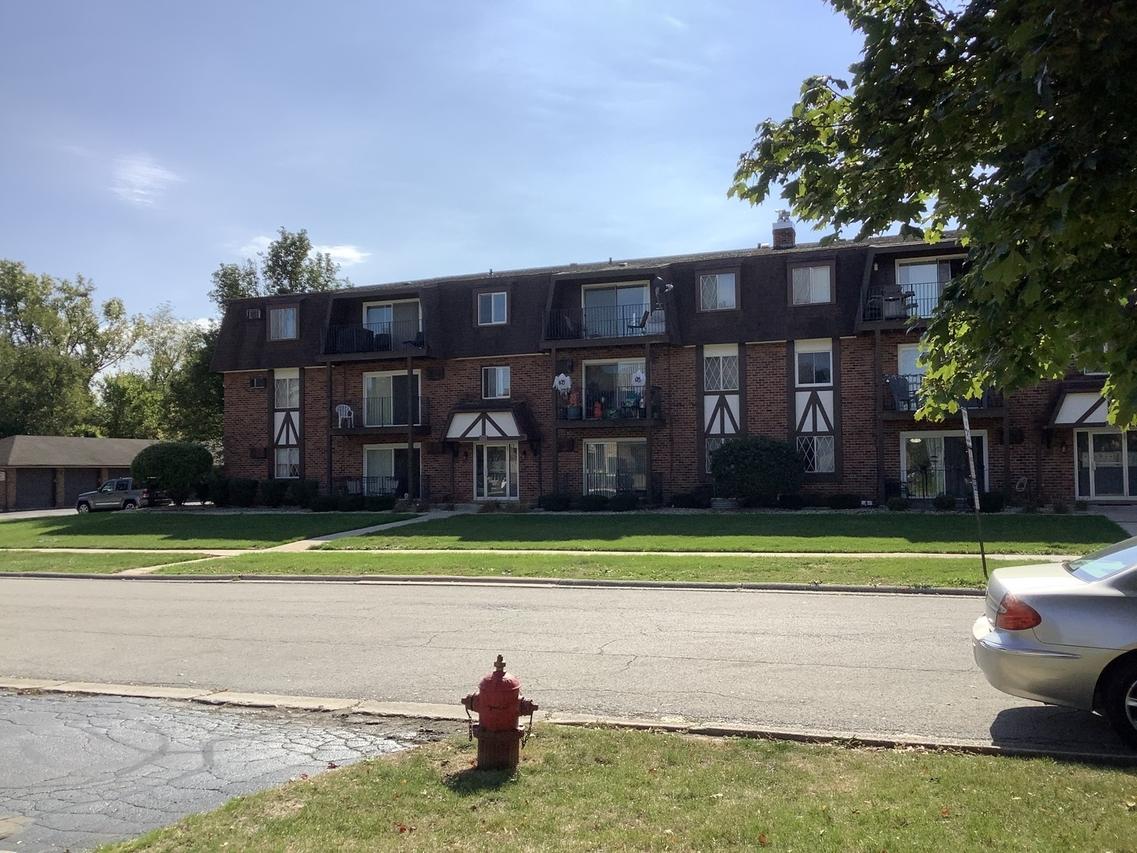 5723 129th St. #7E, Crestwood, IL 60418