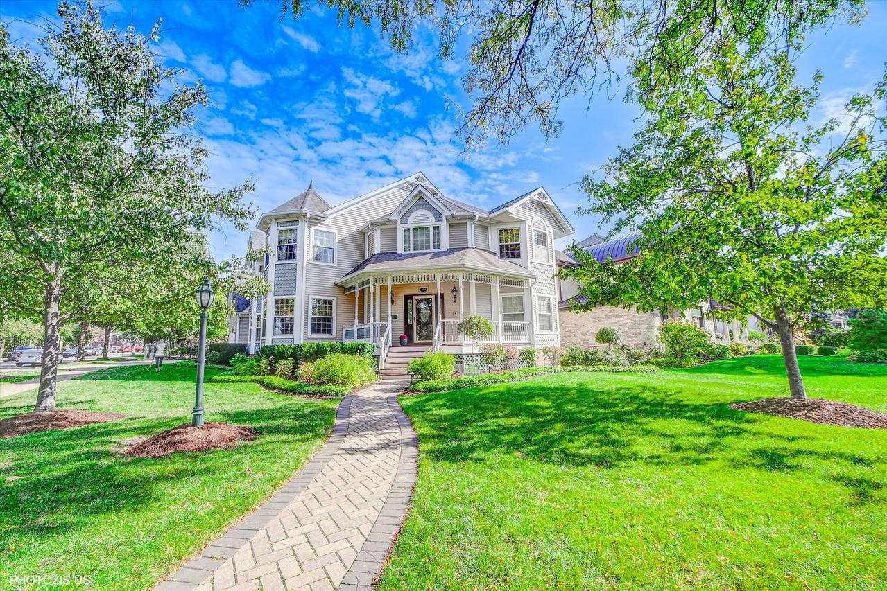 301 S Prospect Ave., Park Ridge, IL 60068